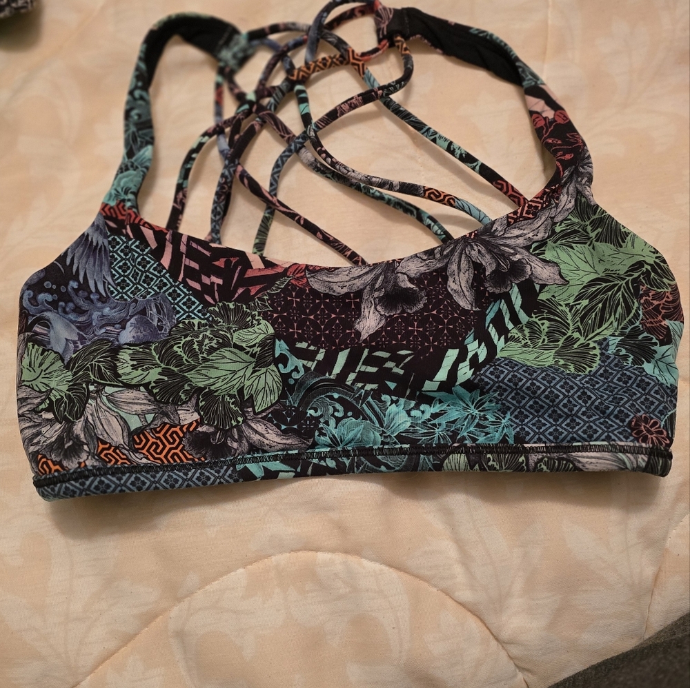Lululemon Size 6 sports Bra